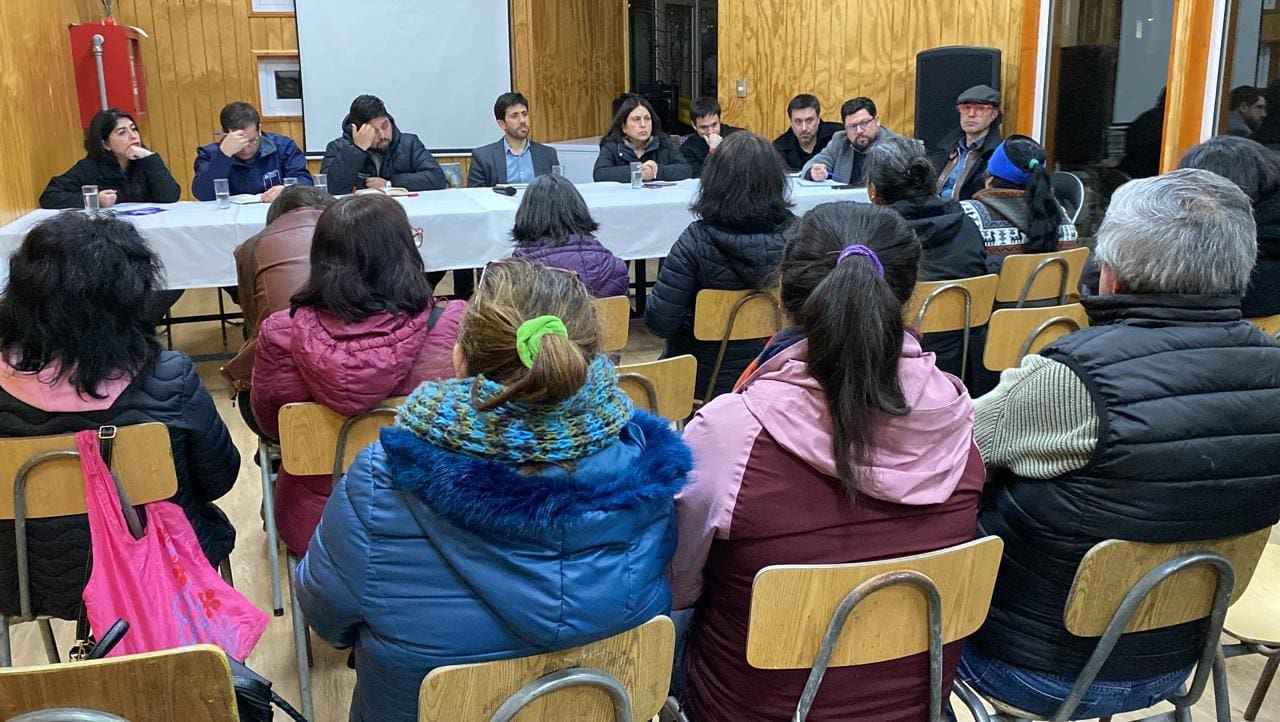 Vecinos del sector sur de Punta Arenas presentan necesidades y reciben ...
