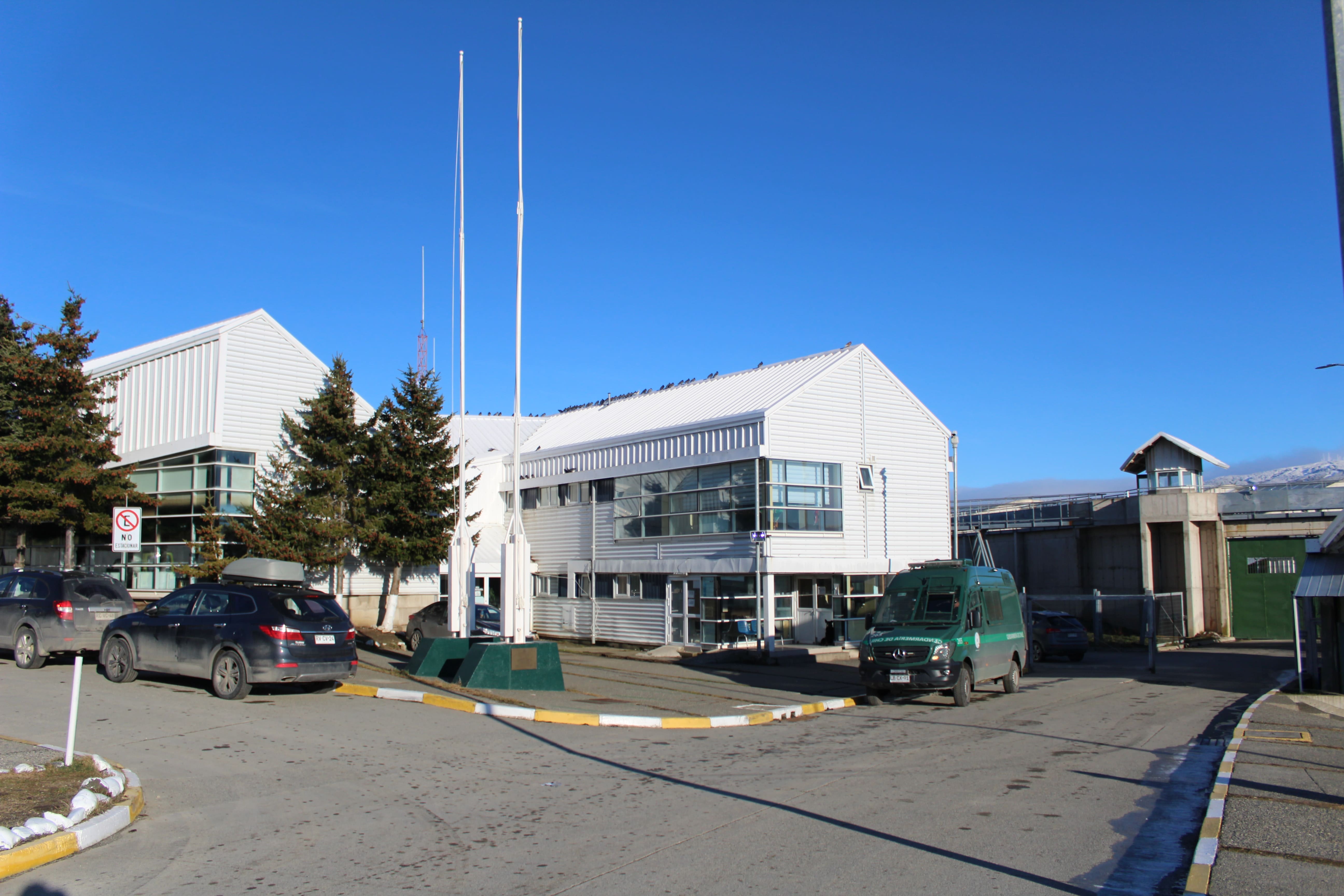 Primera mesa de votación en recinto penitenciario de Punta Arenas ...