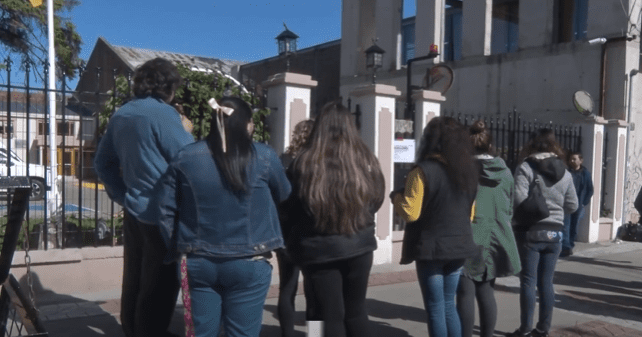 Asistentes de la Educación se movilizan en Punta Arenas por ...