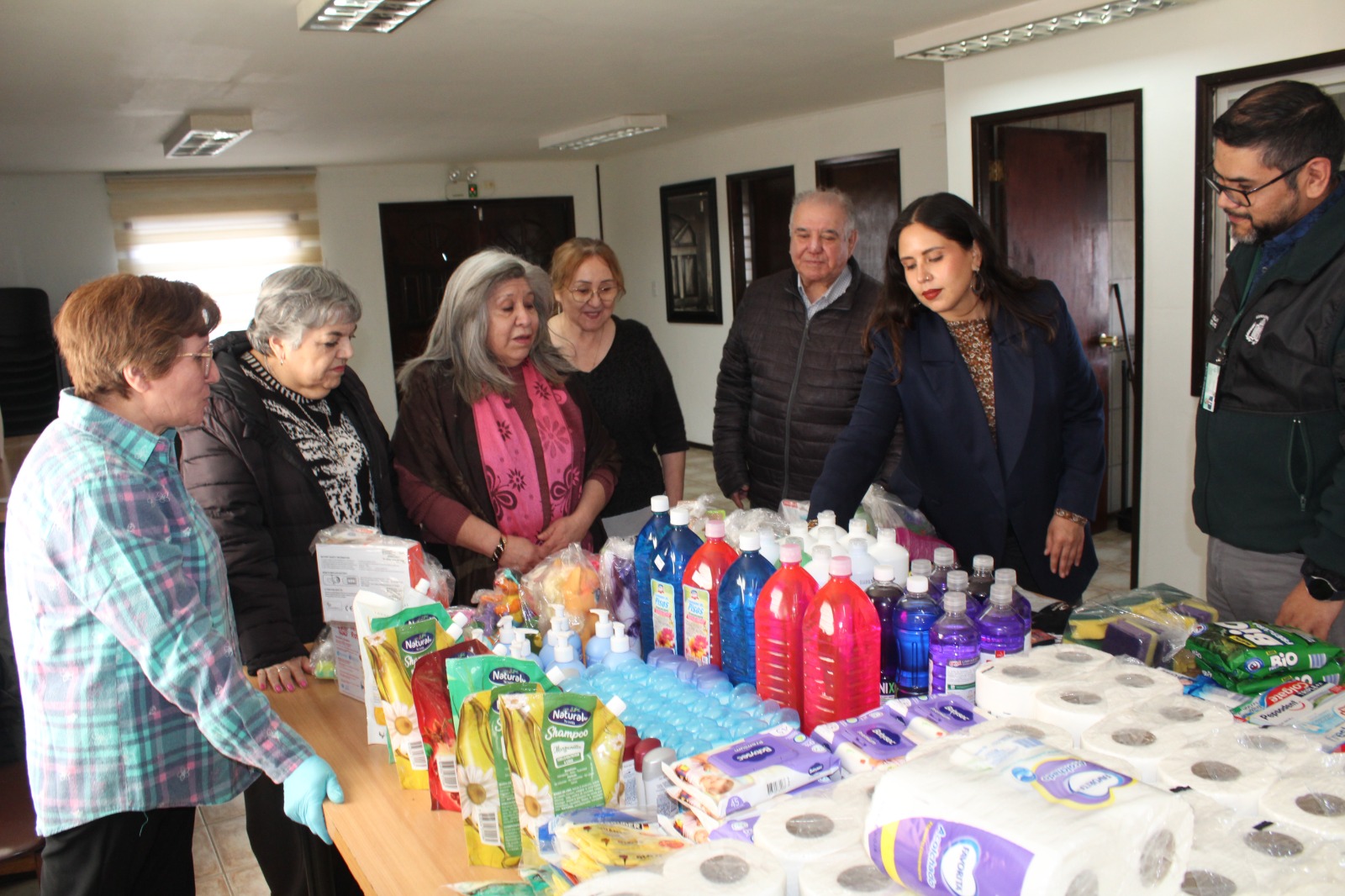 Vecinos de Punta Arenas realizan significativa donación a internos del ...