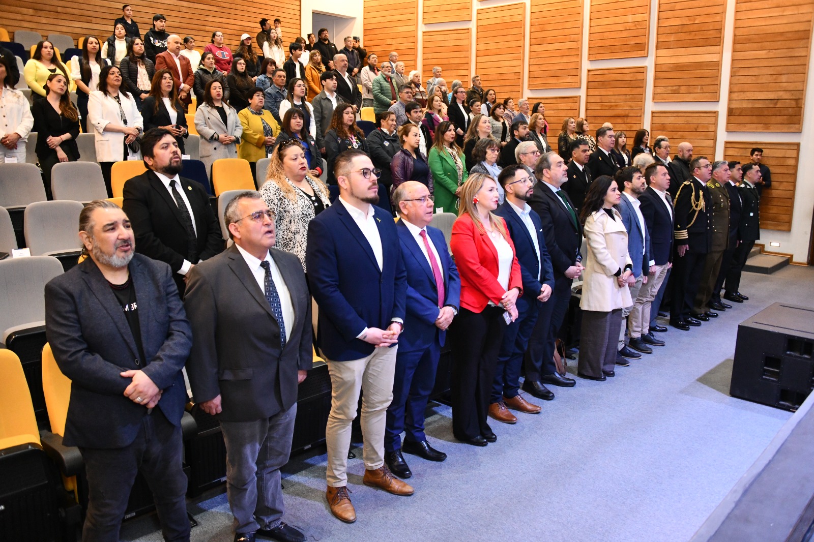 Municipio de Punta Arenas condecoró a 17 ciudadanos destacados en ...